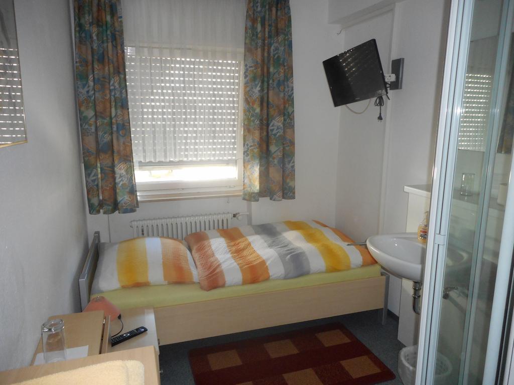 Landgasthof Rose Hotel Ditzingen Esterno foto